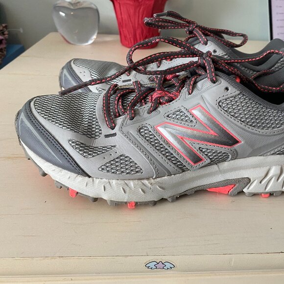 New Balance Trail Running Shoes - Picture 5 of 8